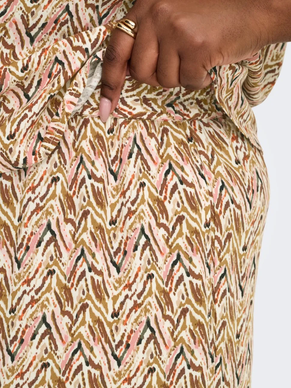 CARNOVA Loose Fit - Cropped Pantaloni