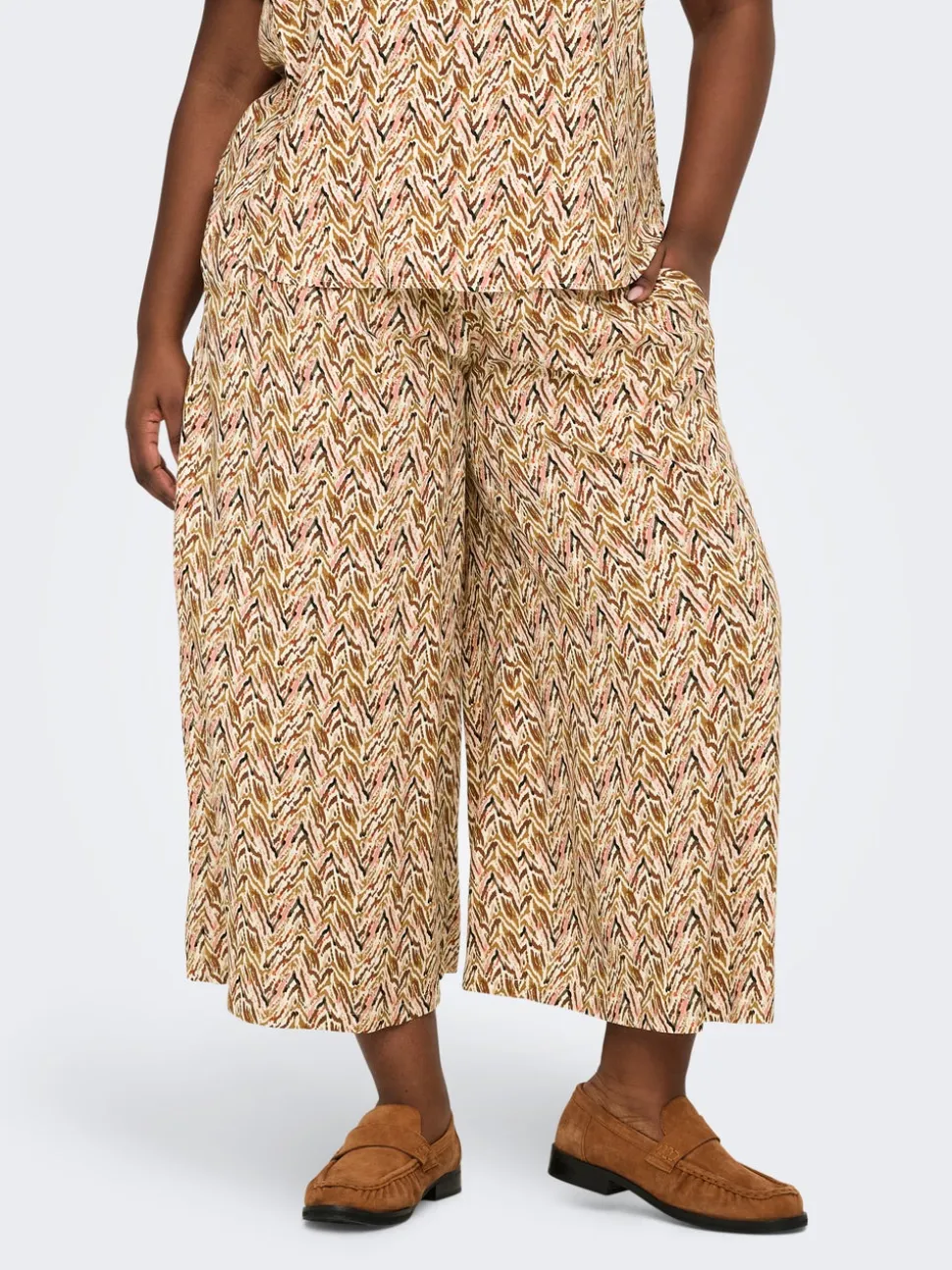 CARNOVA Loose Fit - Cropped Pantaloni