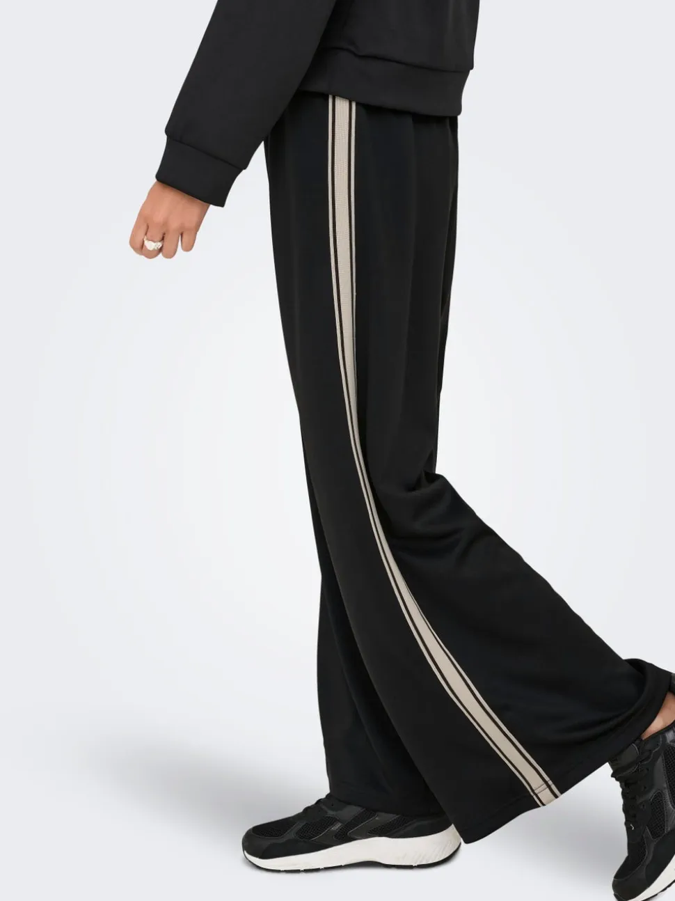 ONLASTA Loose Fit Pantaloni classici