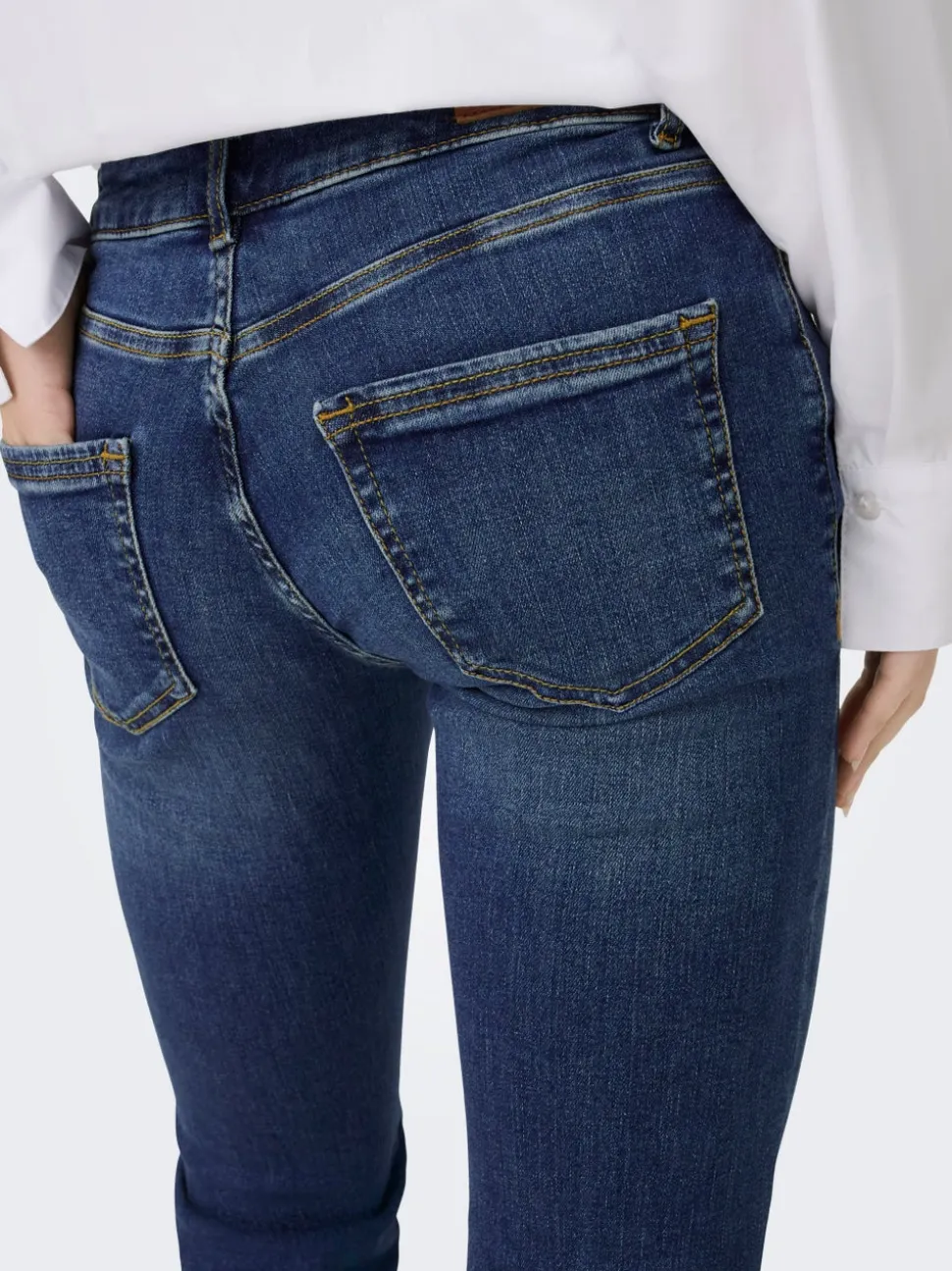 ONLBLUSH Vita bassa Flared Fit Jeans
