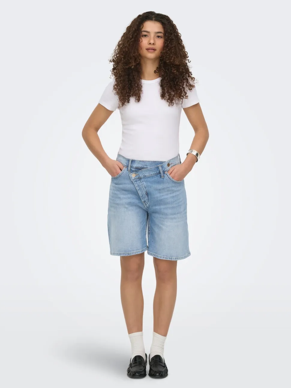 ONLCROSSOVER Vita media Regular Fit Bermuda in jeans