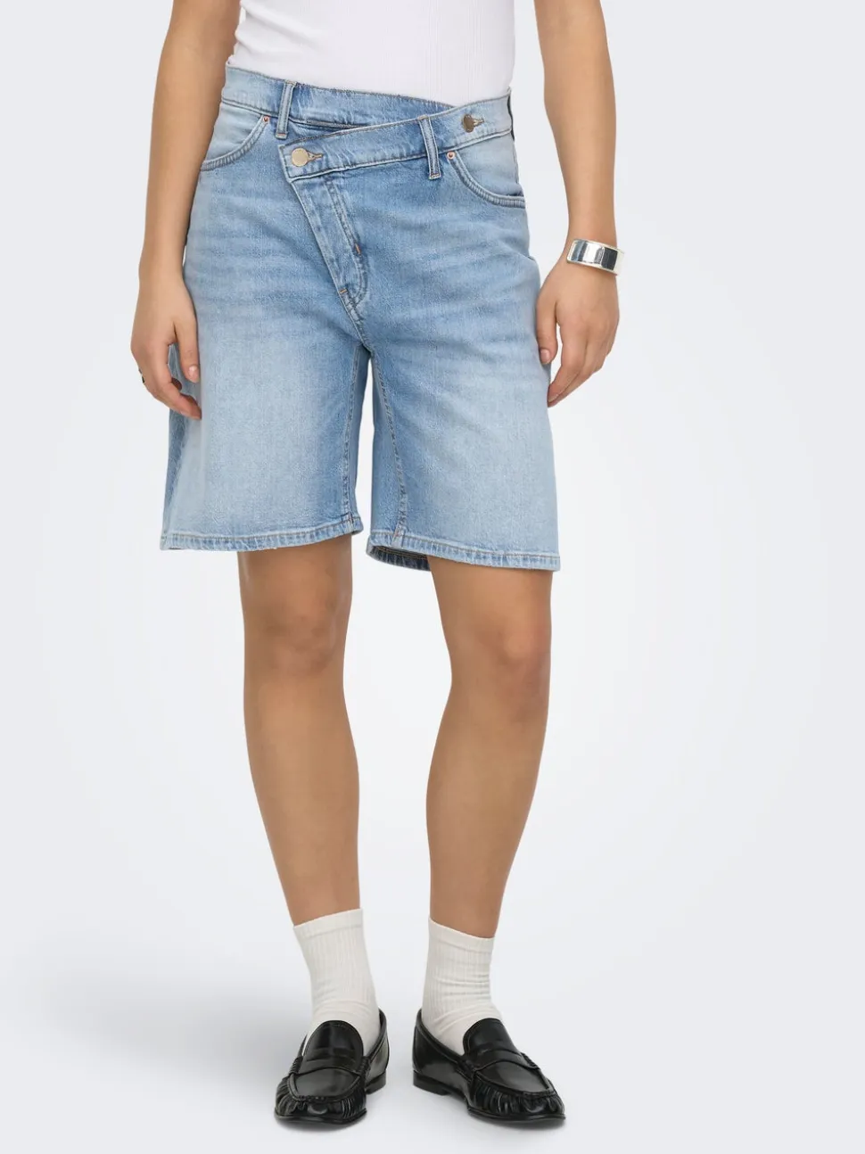ONLCROSSOVER Vita media Regular Fit Bermuda in jeans