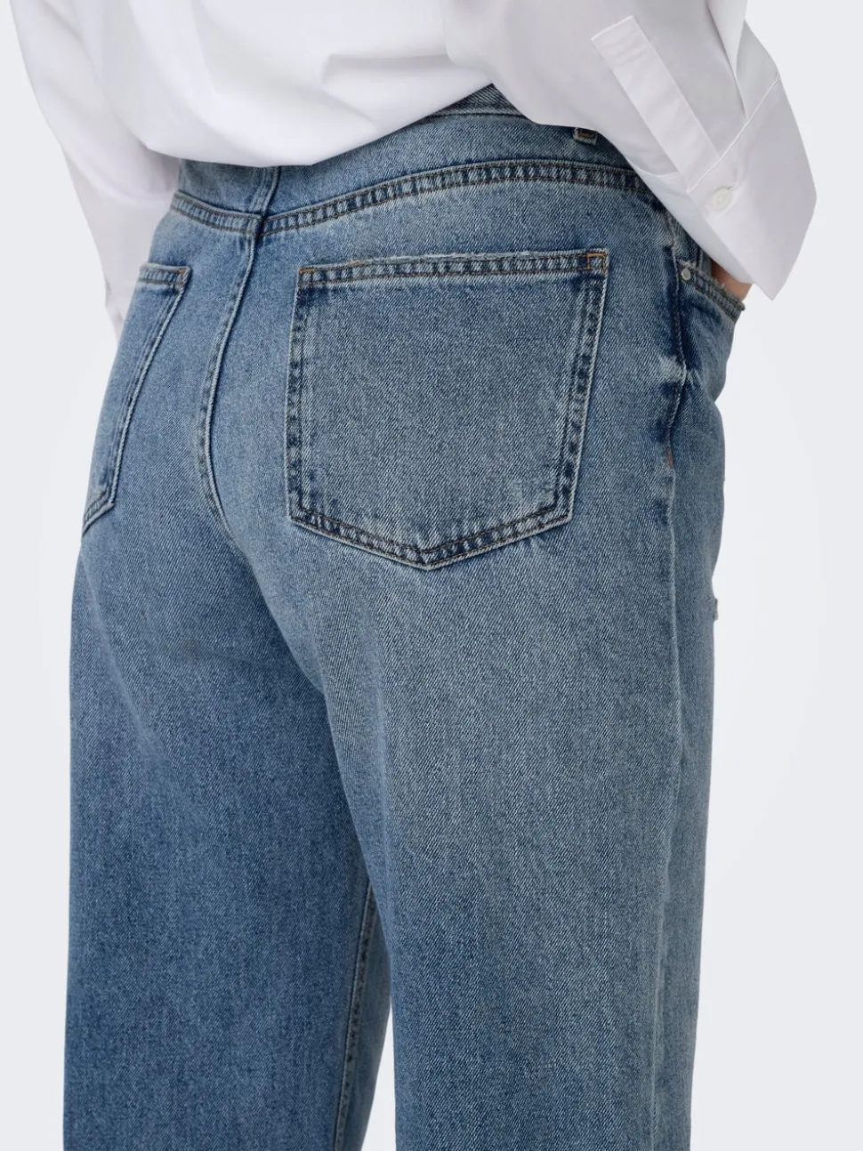 ONLELLA Vita media Straight Fit Jeans