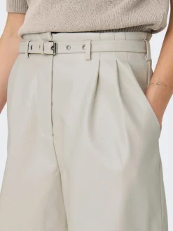 ONLHEIDI Vita media Regular Fit Pantaloncini in finta pelle
