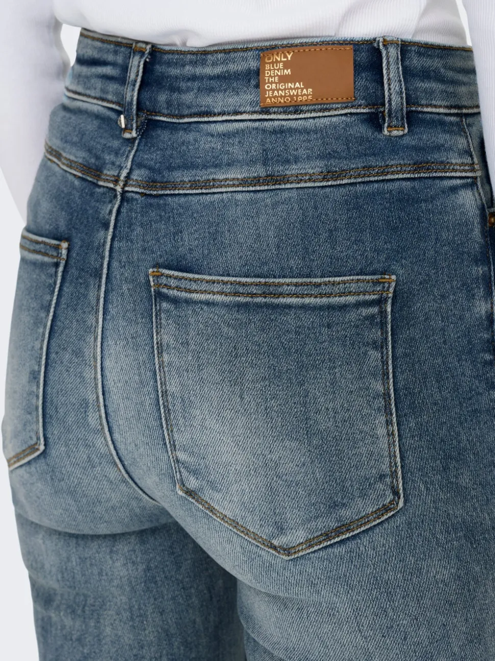 ONLMILA Vita alta Flared Fit Jeans