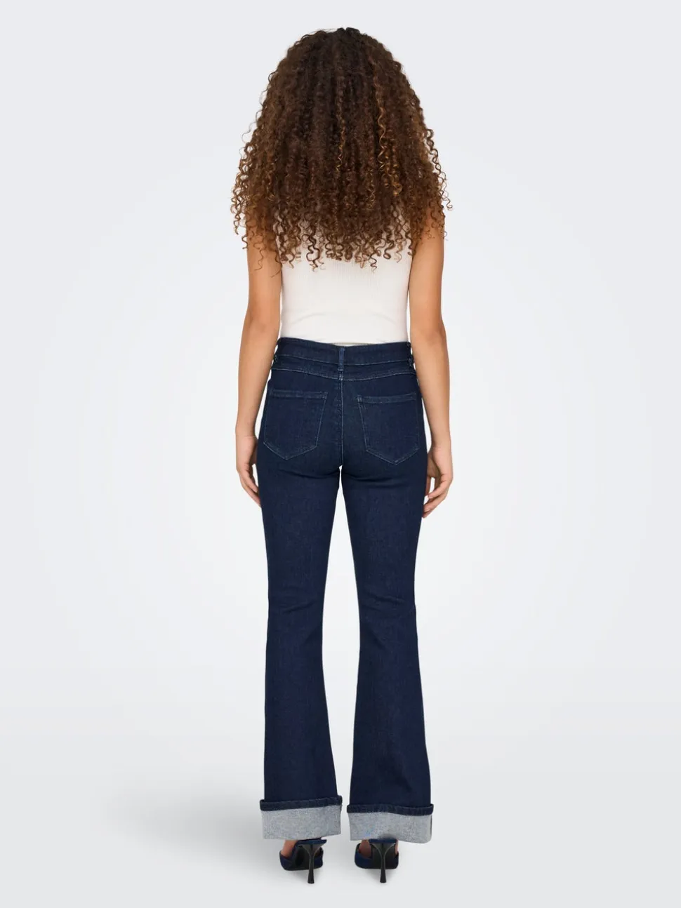 ONLMILA Vita media Flared Fit Jeans