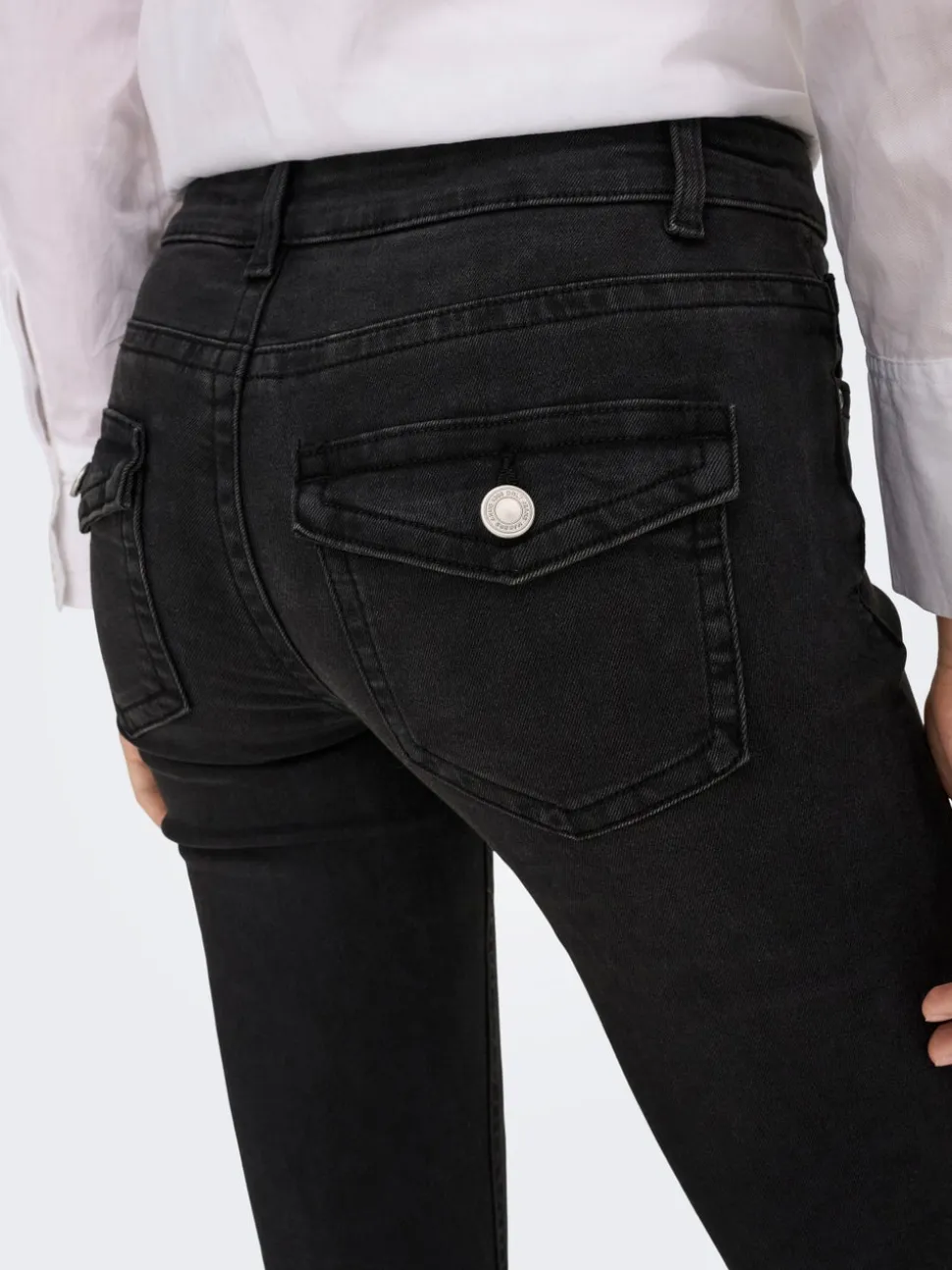 ONLPHOEBE Vita bassa Flared Fit Jeans