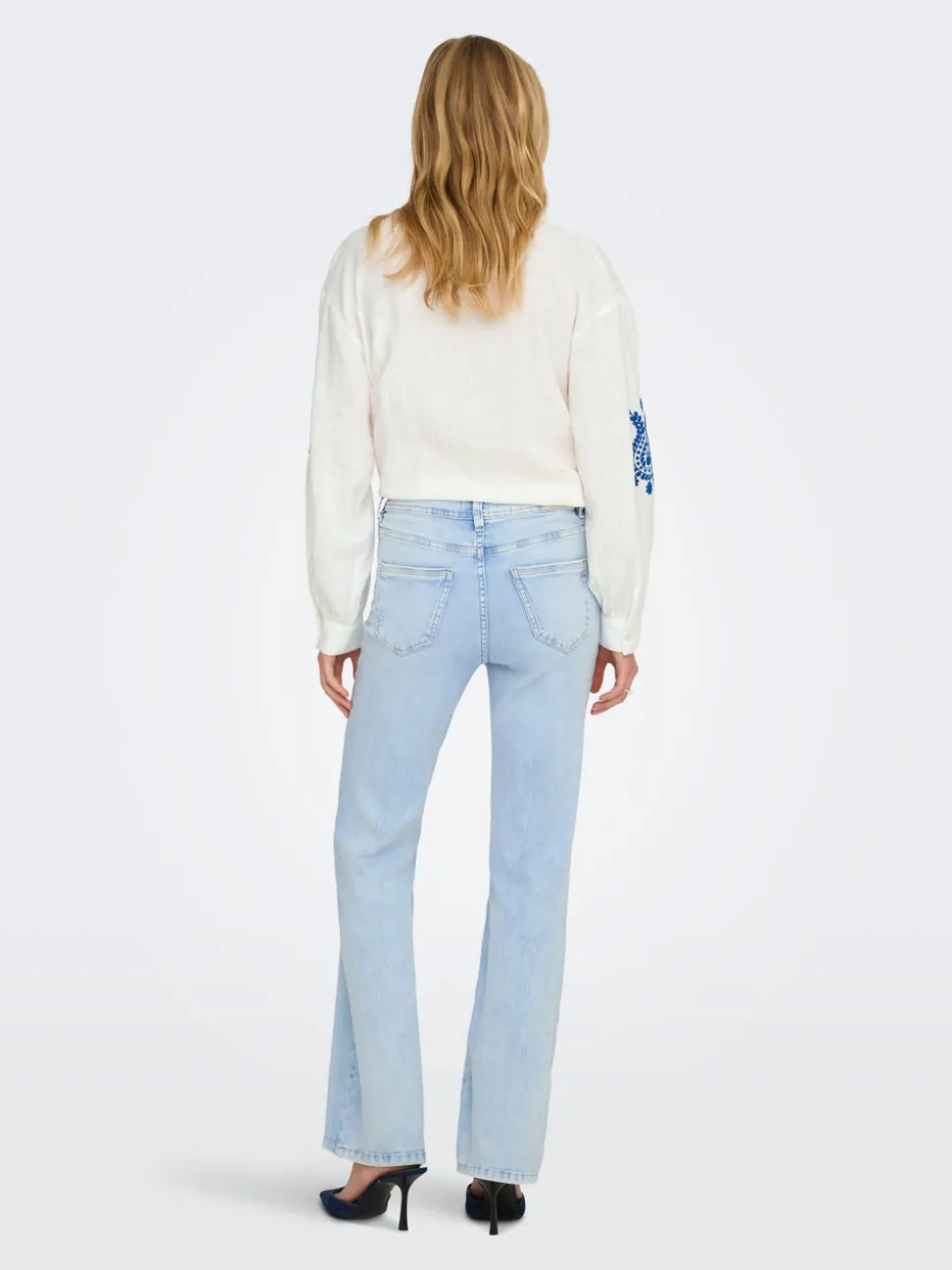ONLWAUW Vita alta Flared Fit Jeans