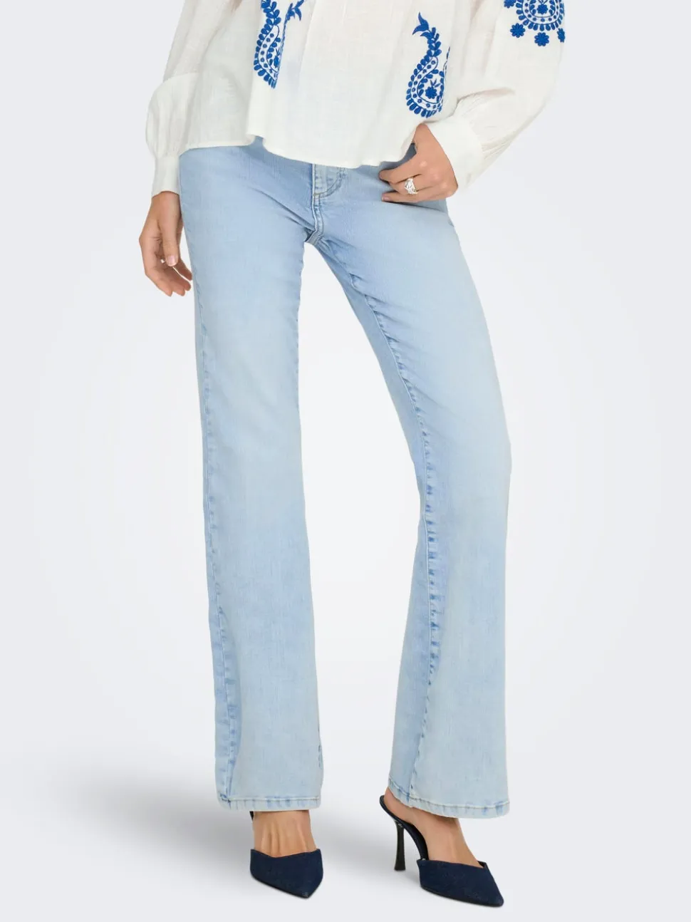 ONLWAUW Vita alta Flared Fit Jeans