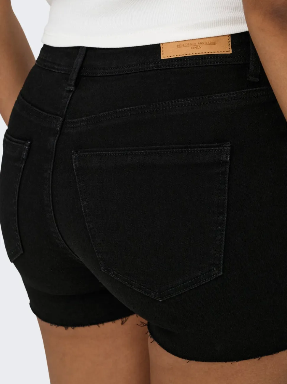 ONLWAUW Vita media Regular Fit Bermuda in jeans