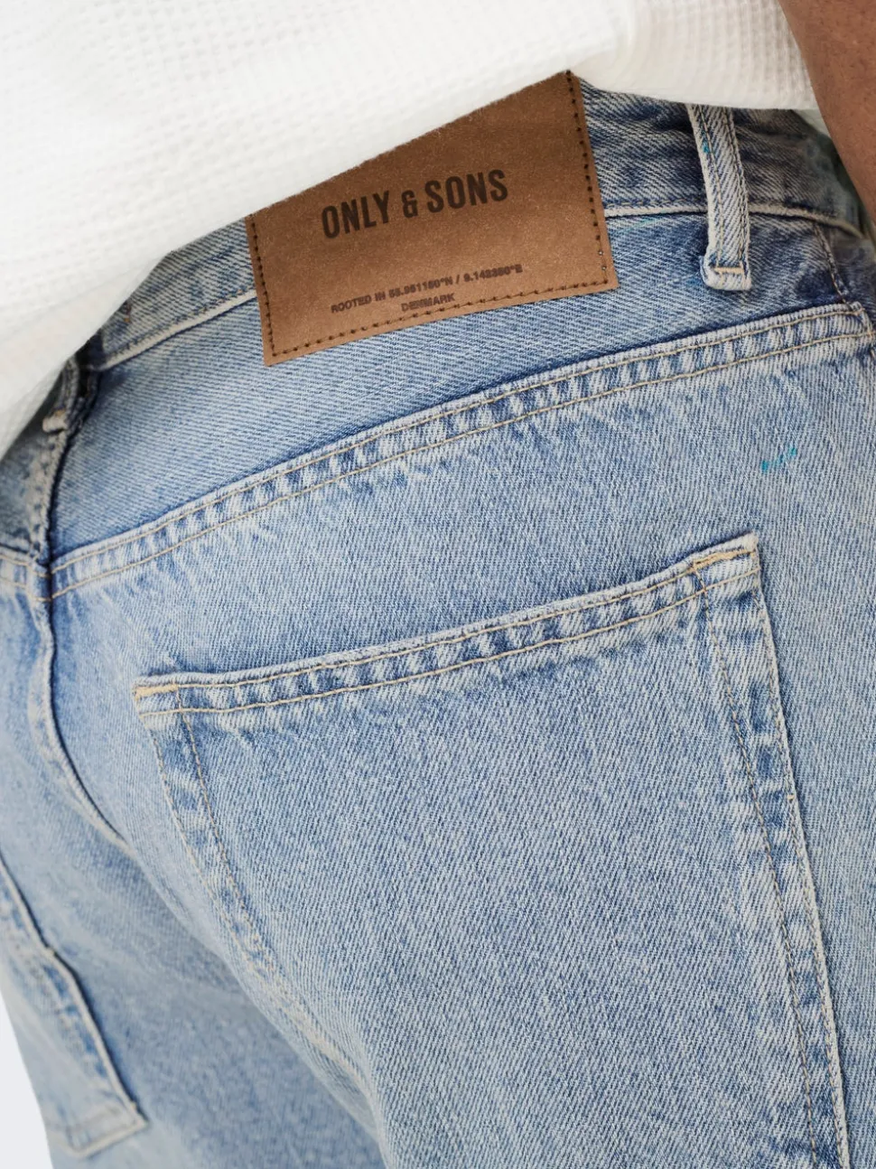ONSEDGE Vita media Straight Fit Jeans